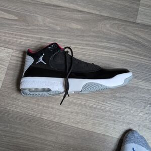 Jordan Men's Black and White Sneakers